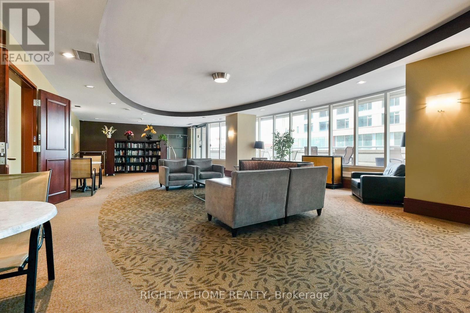 2302 - 234 Rideau Street, Ottawa, Ontario  K1N 0A9 - Photo 35 - X12930426