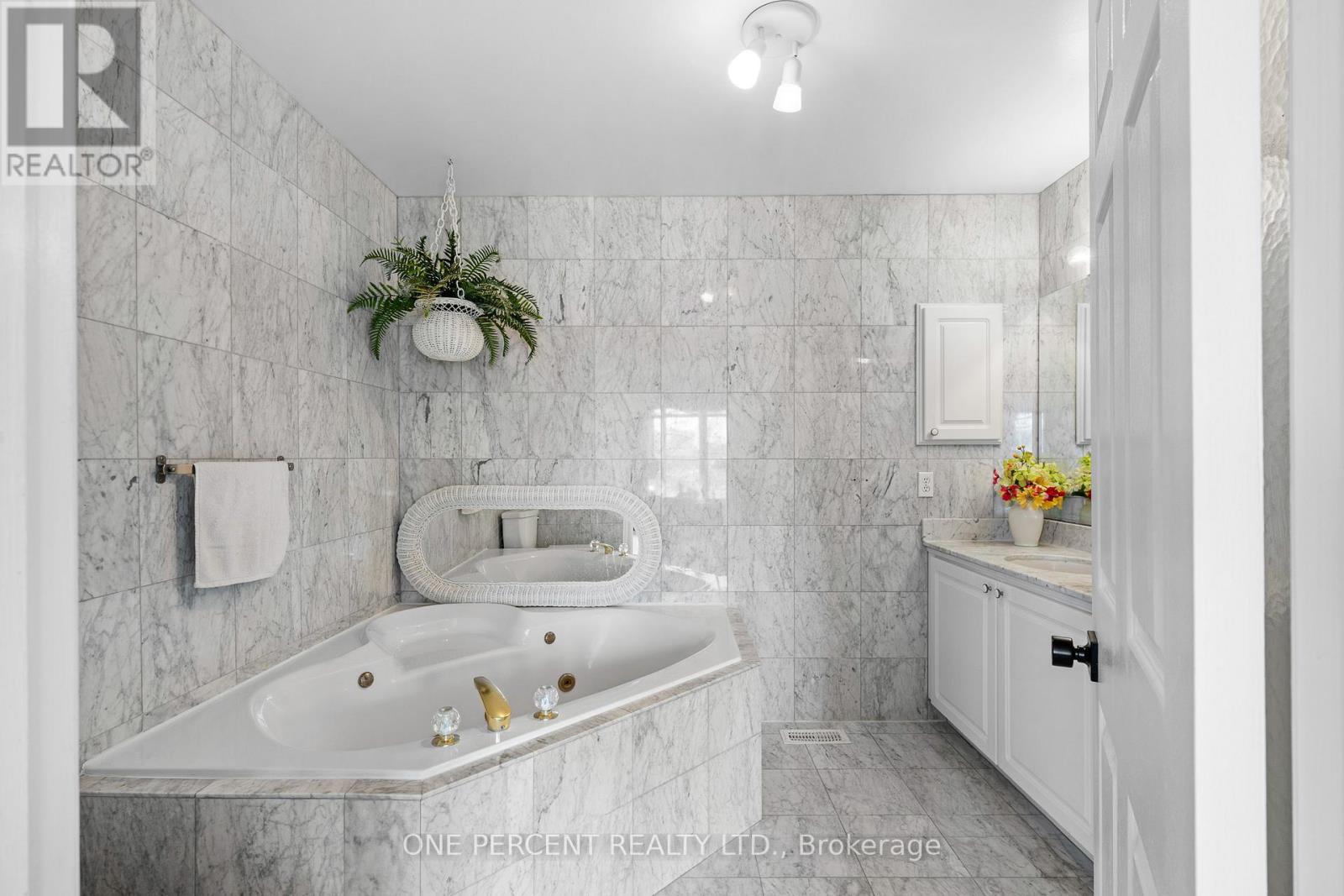 30 Maplehurst Avenue, Ottawa, Ontario  K2H 9G2 - Photo 29 - X12932816