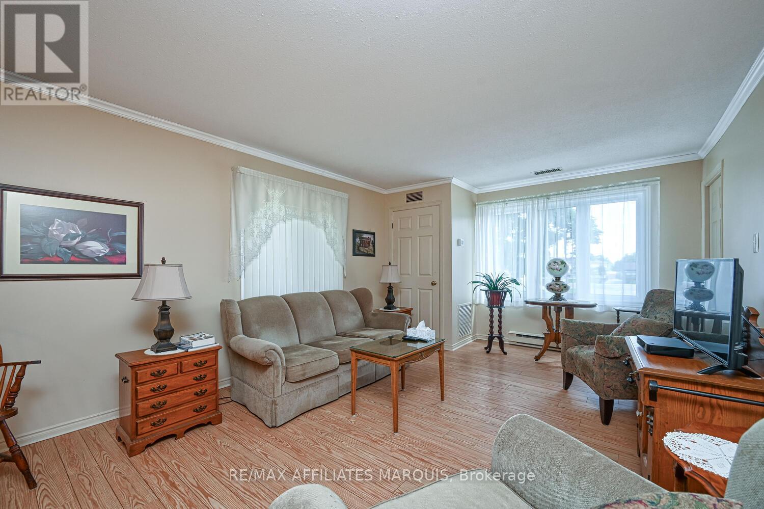 208 - 10 Armstrong Drive, Smiths Falls, Ontario  K7A 5H8 - Photo 10 - X12933494