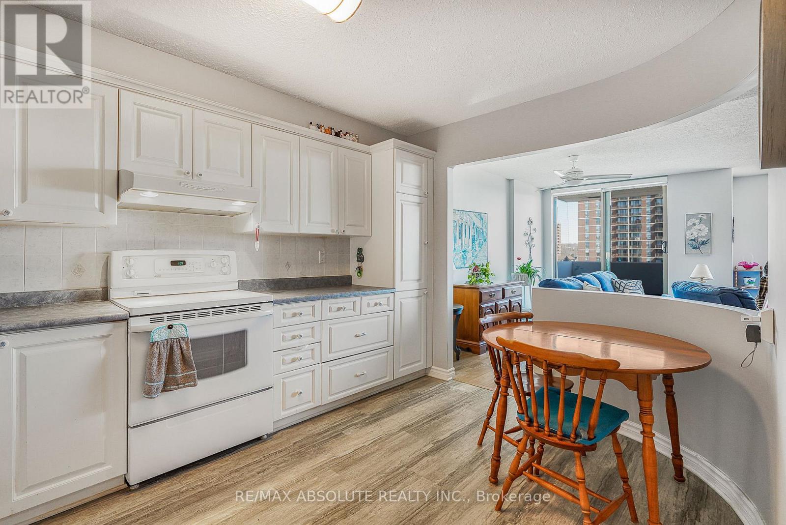 607 - 200 Lafontaine Avenue, Ottawa, Ontario  K1L 8K8 - Photo 11 - X12933882