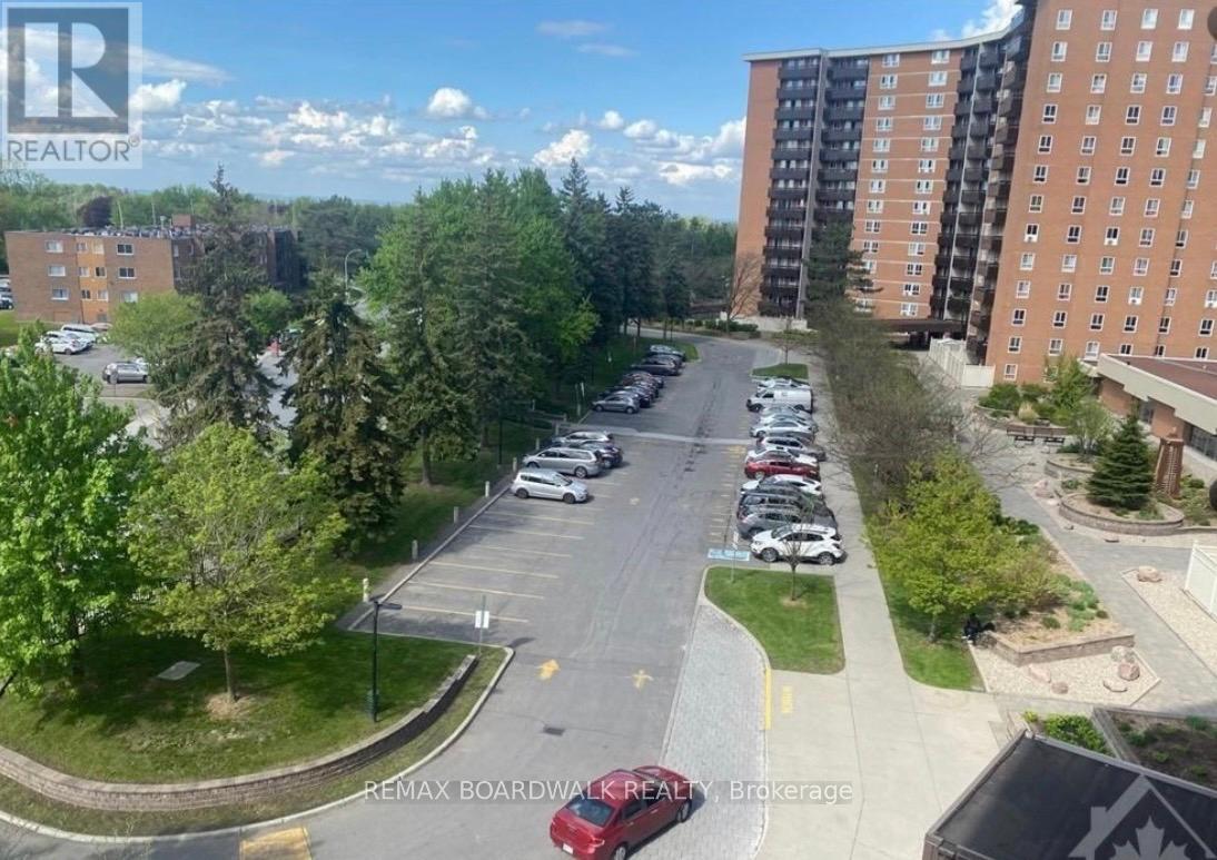 609 - 2000 Jasmine Crescent, Ottawa, Ontario  K1J 8K4 - Photo 2 - X12934998