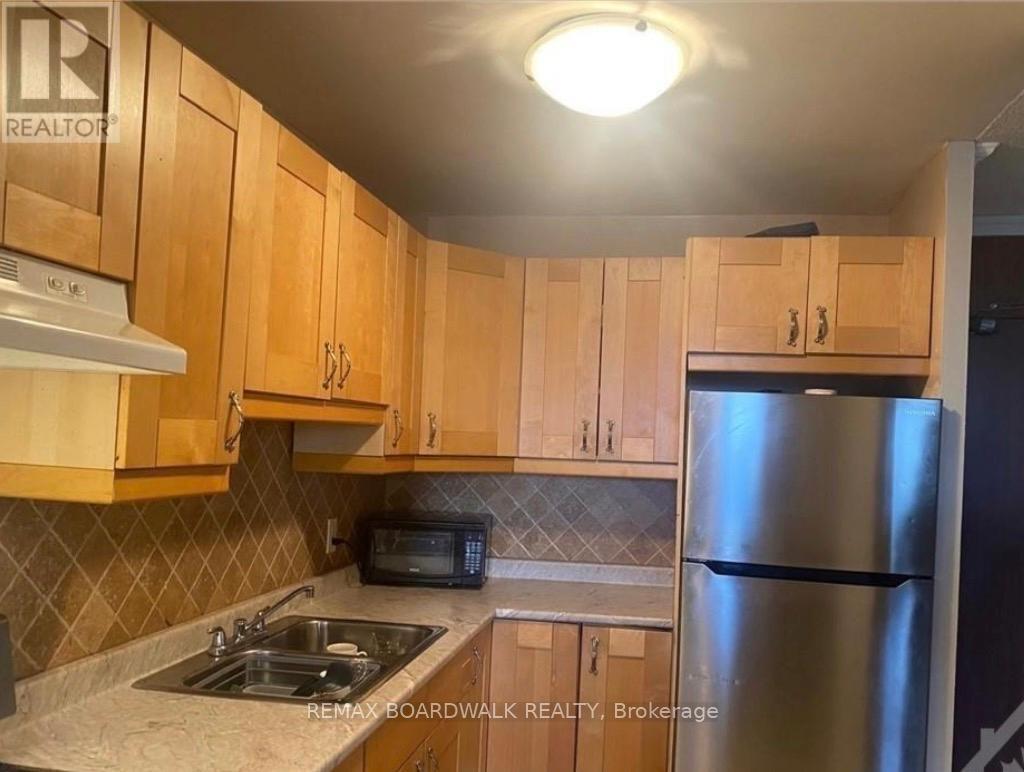 609 - 2000 Jasmine Crescent, Ottawa, Ontario  K1J 8K4 - Photo 4 - X12934998