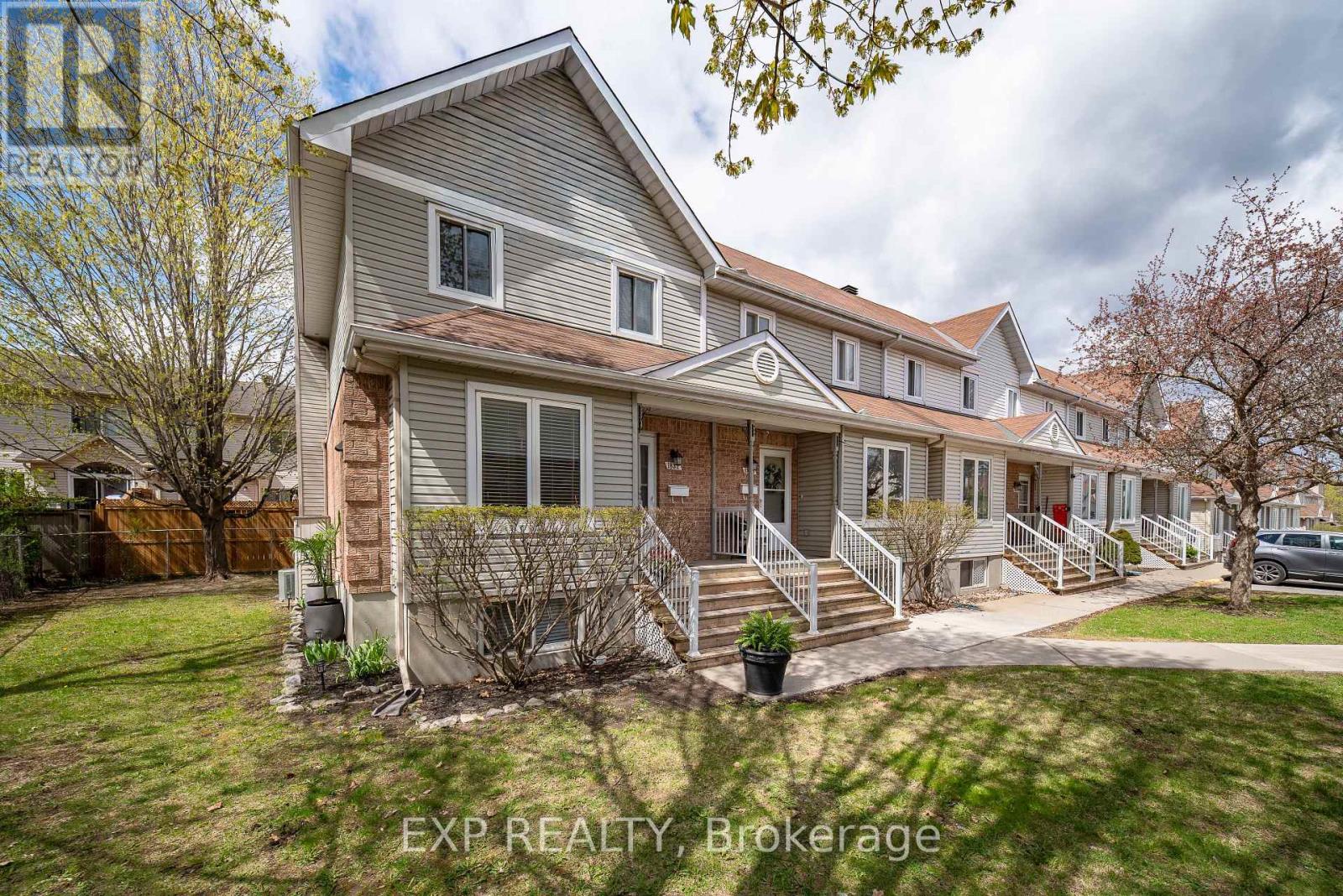 1832 Loranger Court, Ottawa, Ontario  K1C 7H6 - Photo 1 - X12940912