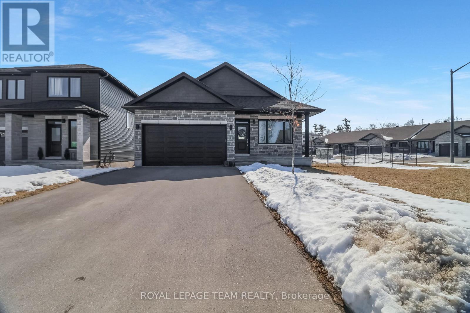 20 Seabert Drive, Arnprior, Ontario  K7S 0H9 - Photo 1 - X12942146