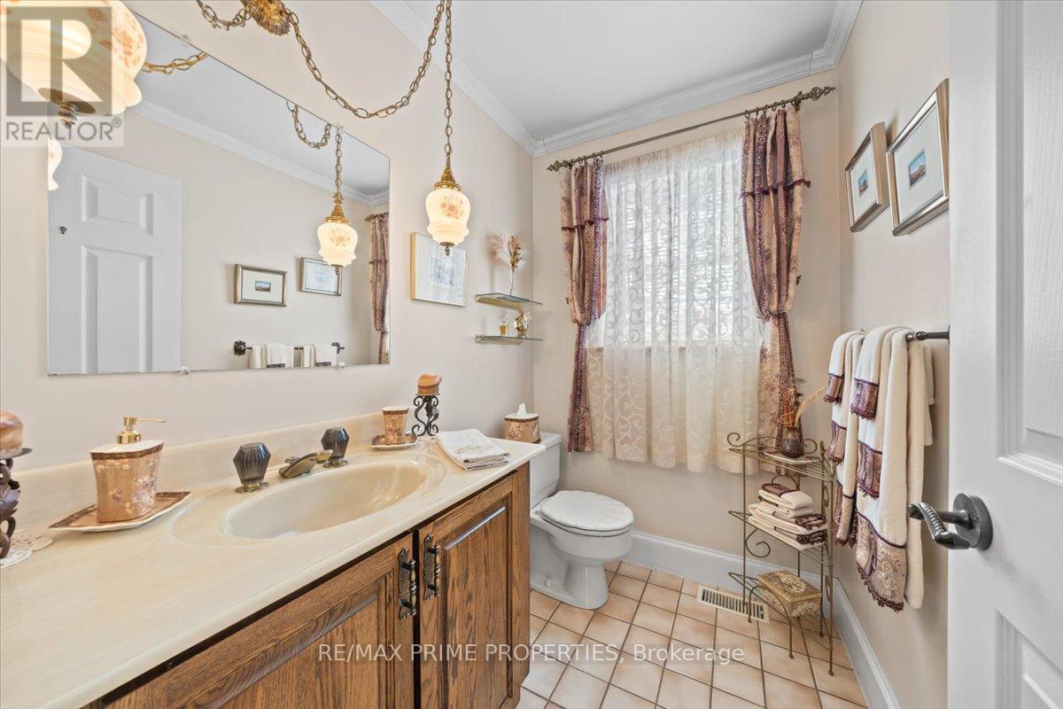 1530 Royal Orchard Drive, Ottawa, Ontario  K4C 1A9 - Photo 10 - X12945470