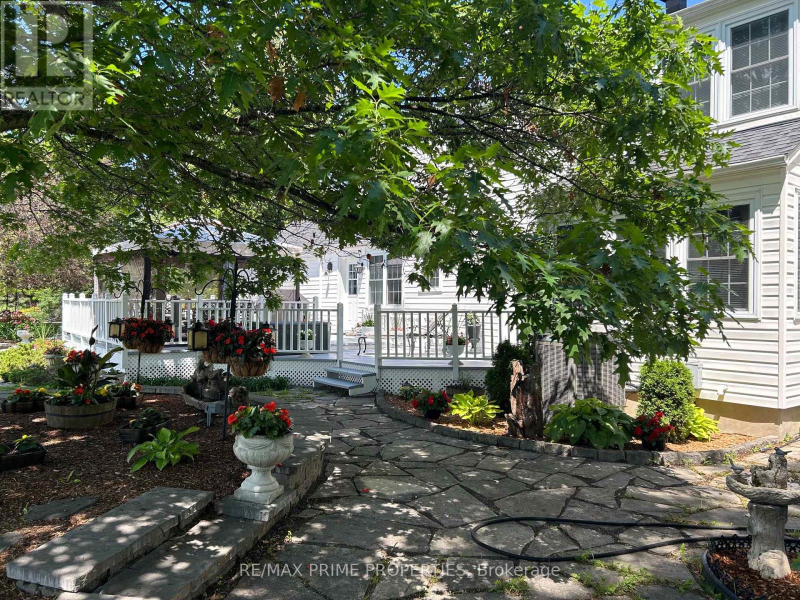 1530 Royal Orchard Drive, Ottawa, Ontario  K4C 1A9 - Photo 29 - X12945470