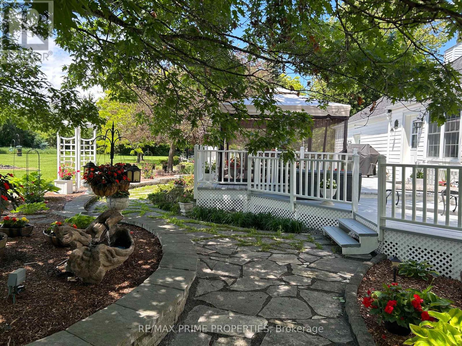 1530 Royal Orchard Drive, Ottawa, Ontario  K4C 1A9 - Photo 31 - X12945470