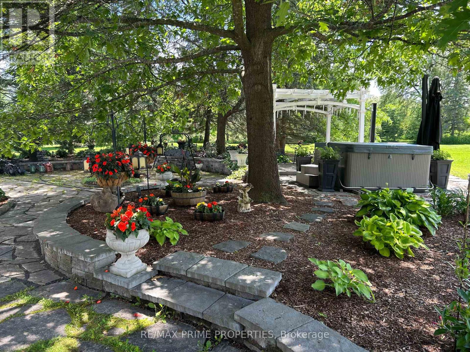 1530 Royal Orchard Drive, Ottawa, Ontario  K4C 1A9 - Photo 33 - X12945470