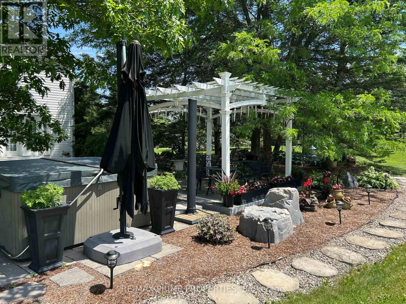 1530 Royal Orchard Drive, Ottawa, Ontario  K4C 1A9 - Photo 34 - X12945470