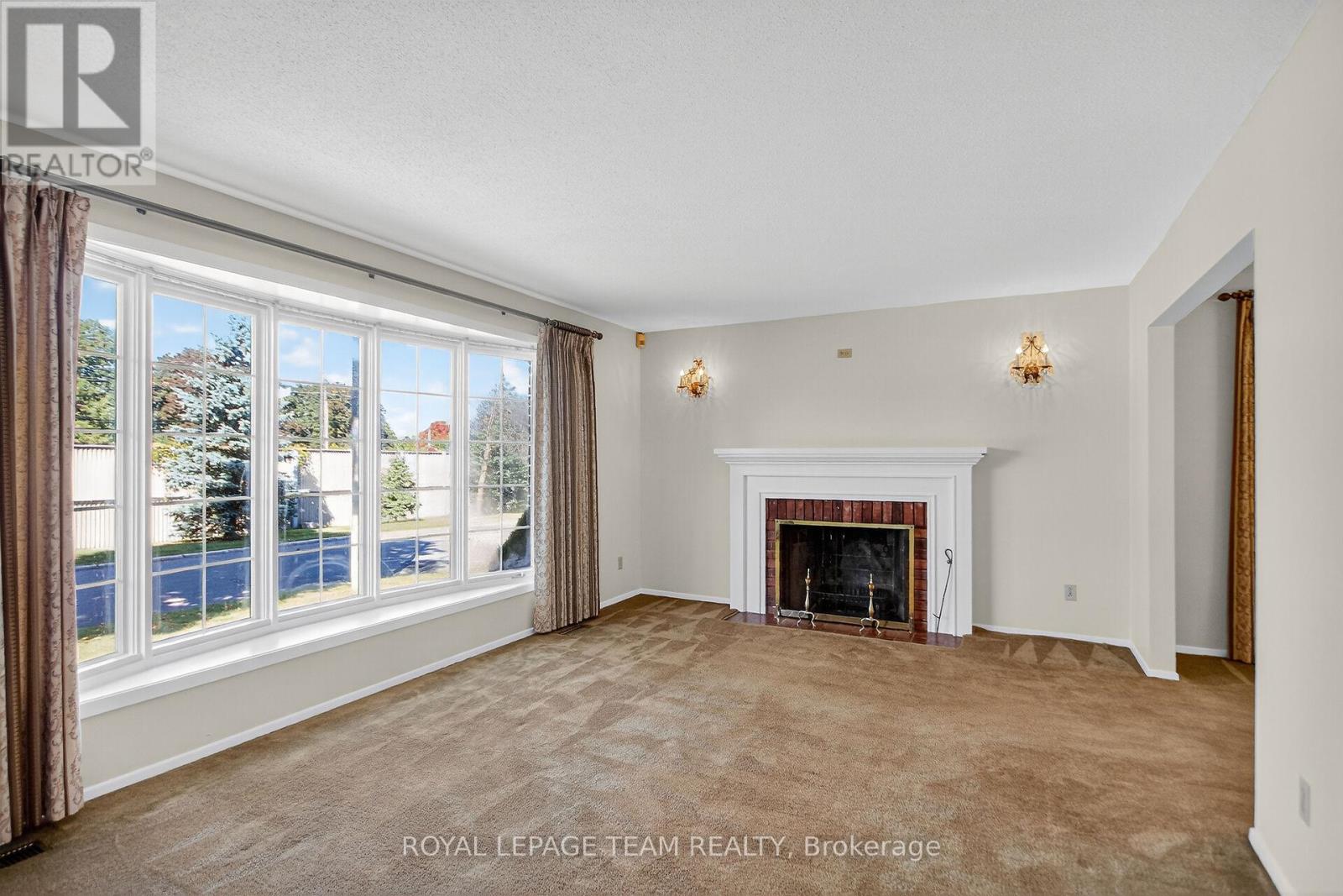 1900 Southampton Court, Ottawa, Ontario  K2C 0W3 - Photo 10 - X12946446
