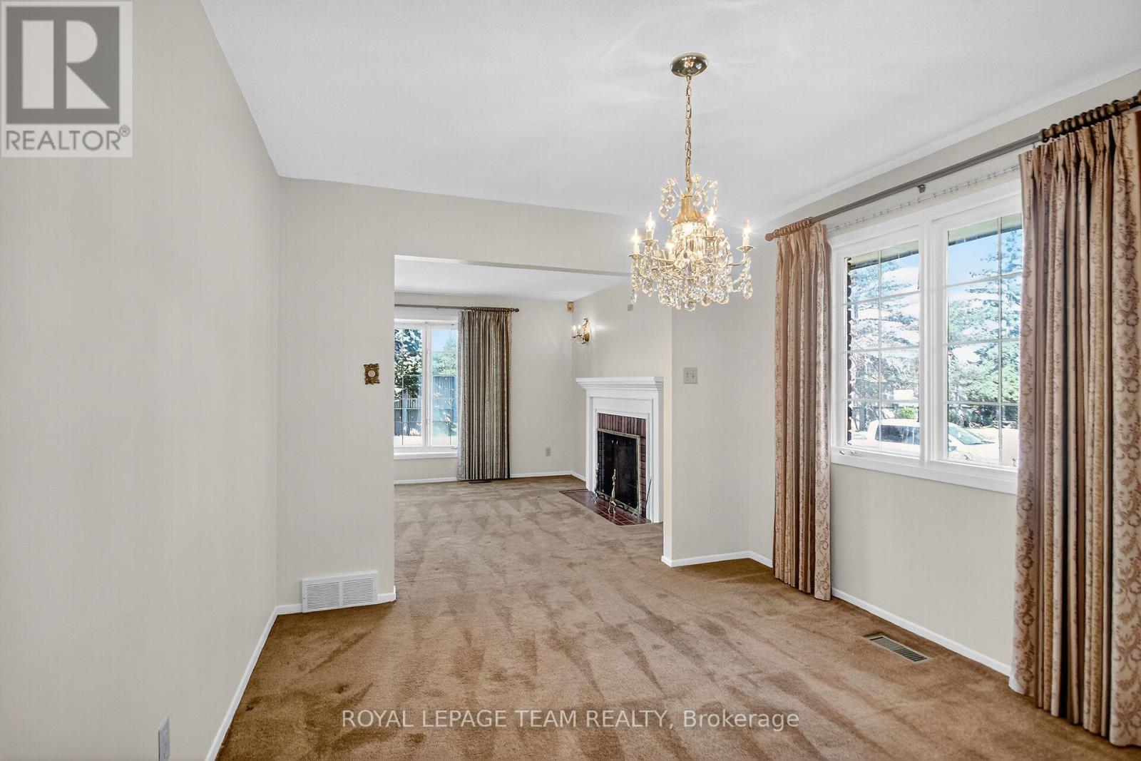 1900 Southampton Court, Ottawa, Ontario  K2C 0W3 - Photo 13 - X12946446