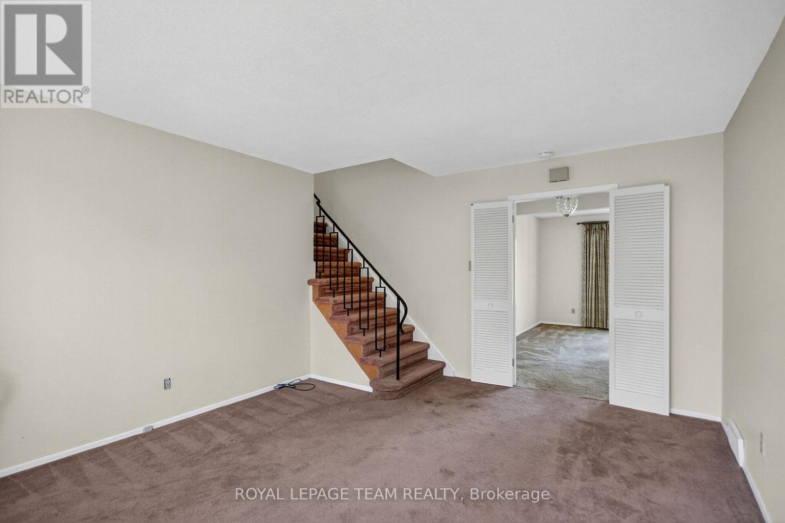 1900 Southampton Court, Ottawa, Ontario  K2C 0W3 - Photo 20 - X12946446