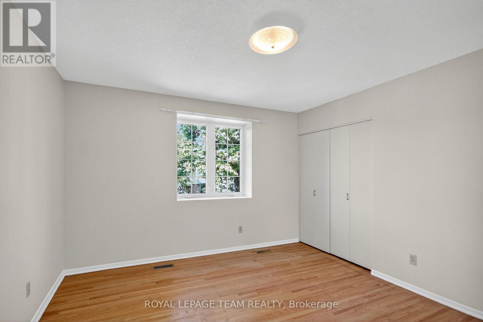 1900 Southampton Court, Ottawa, Ontario  K2C 0W3 - Photo 24 - X12946446