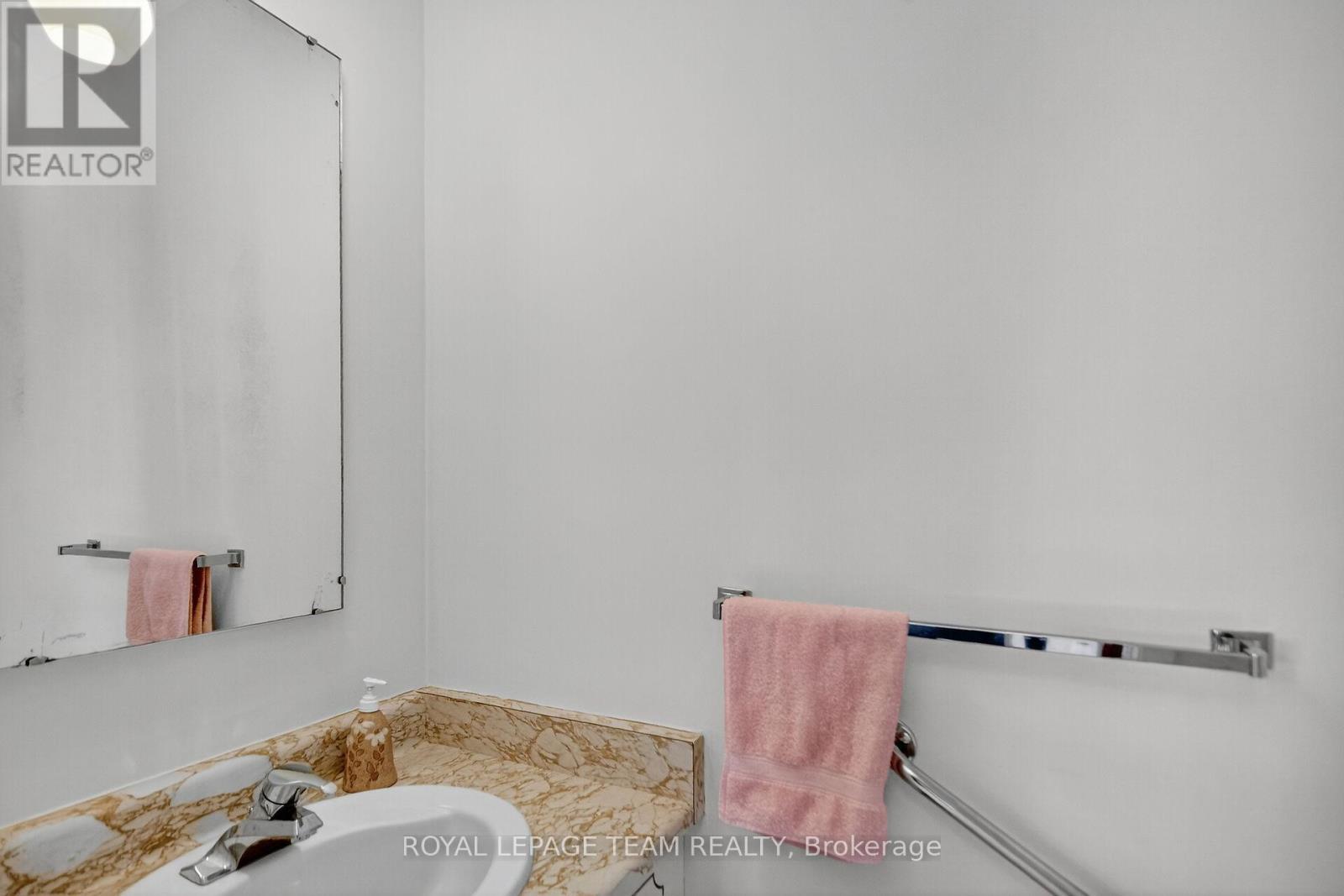 1900 Southampton Court, Ottawa, Ontario  K2C 0W3 - Photo 30 - X12946446