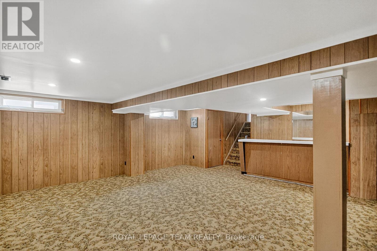 1900 Southampton Court, Ottawa, Ontario  K2C 0W3 - Photo 31 - X12946446