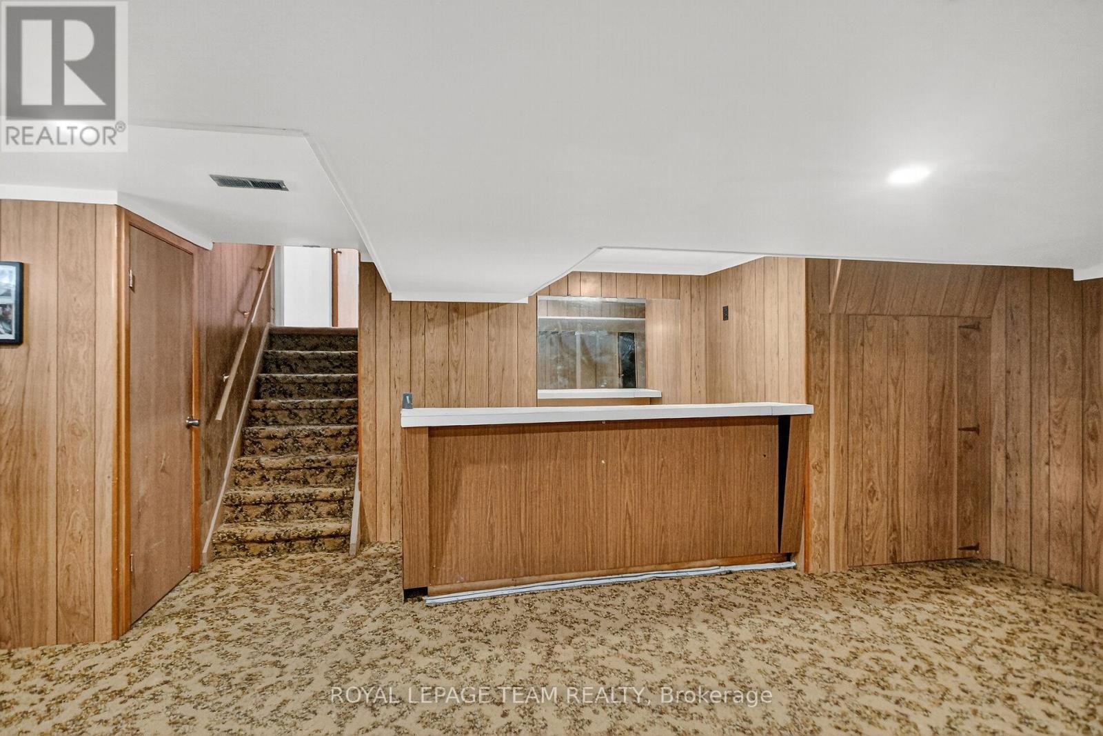 1900 Southampton Court, Ottawa, Ontario  K2C 0W3 - Photo 32 - X12946446