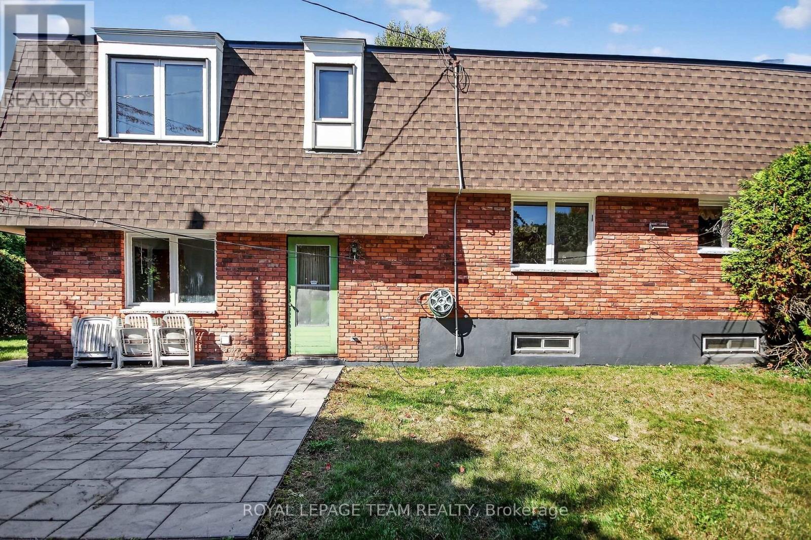 1900 Southampton Court, Ottawa, Ontario  K2C 0W3 - Photo 5 - X12946446