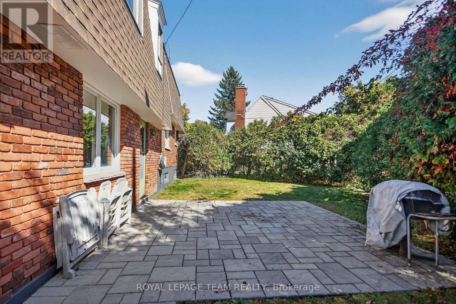 1900 Southampton Court, Ottawa, Ontario  K2C 0W3 - Photo 6 - X12946446