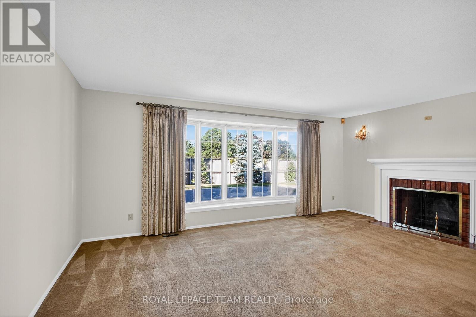 1900 Southampton Court, Ottawa, Ontario  K2C 0W3 - Photo 9 - X12946446