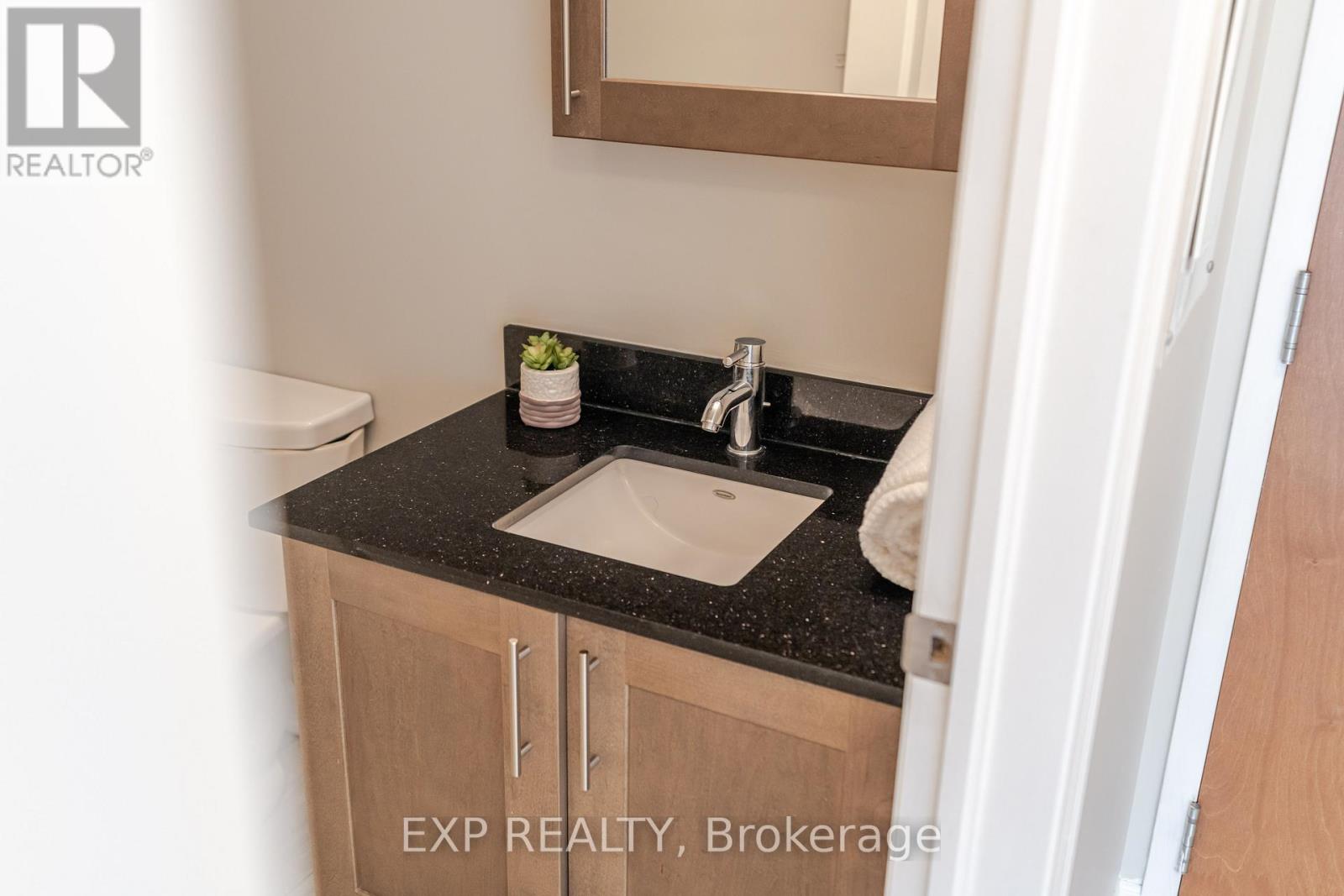2308 - 242 Rideau Street, Ottawa, Ontario  K1N 0B7 - Photo 10 - X12946734