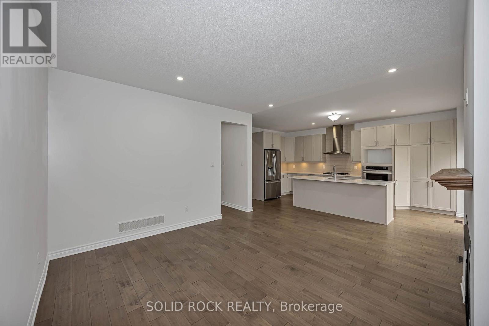 149 Minikan Street, Ottawa, Ontario  K1X 0E5 - Photo 10 - X12947914