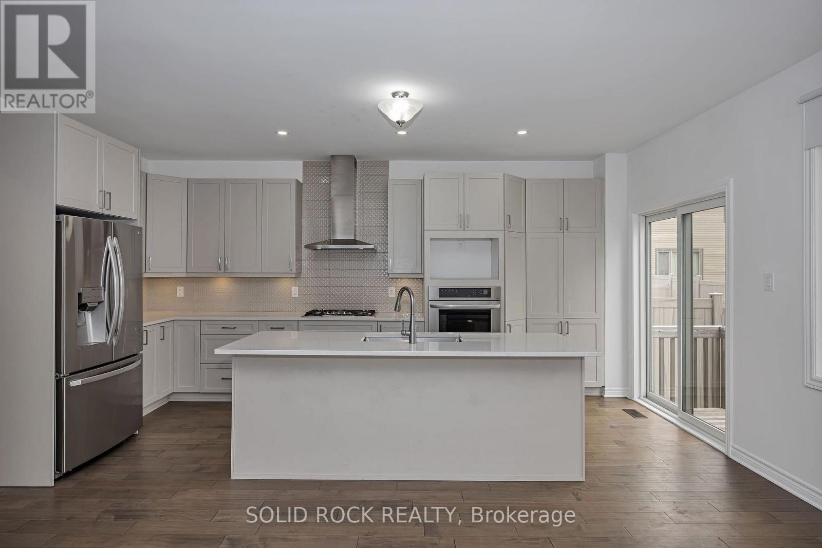 149 Minikan Street, Ottawa, Ontario  K1X 0E5 - Photo 11 - X12947914