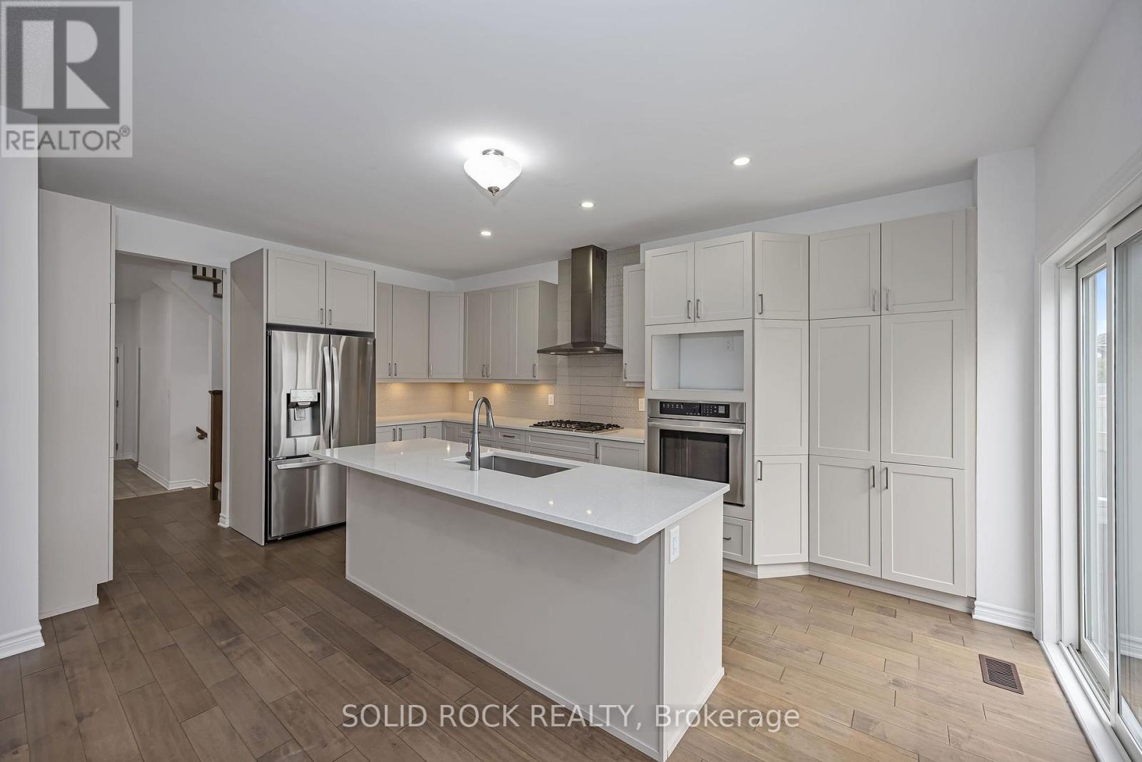 149 Minikan Street, Ottawa, Ontario  K1X 0E5 - Photo 12 - X12947914