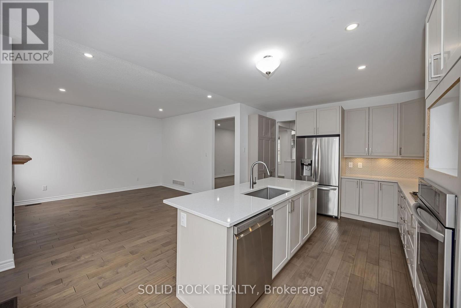 149 Minikan Street, Ottawa, Ontario  K1X 0E5 - Photo 13 - X12947914