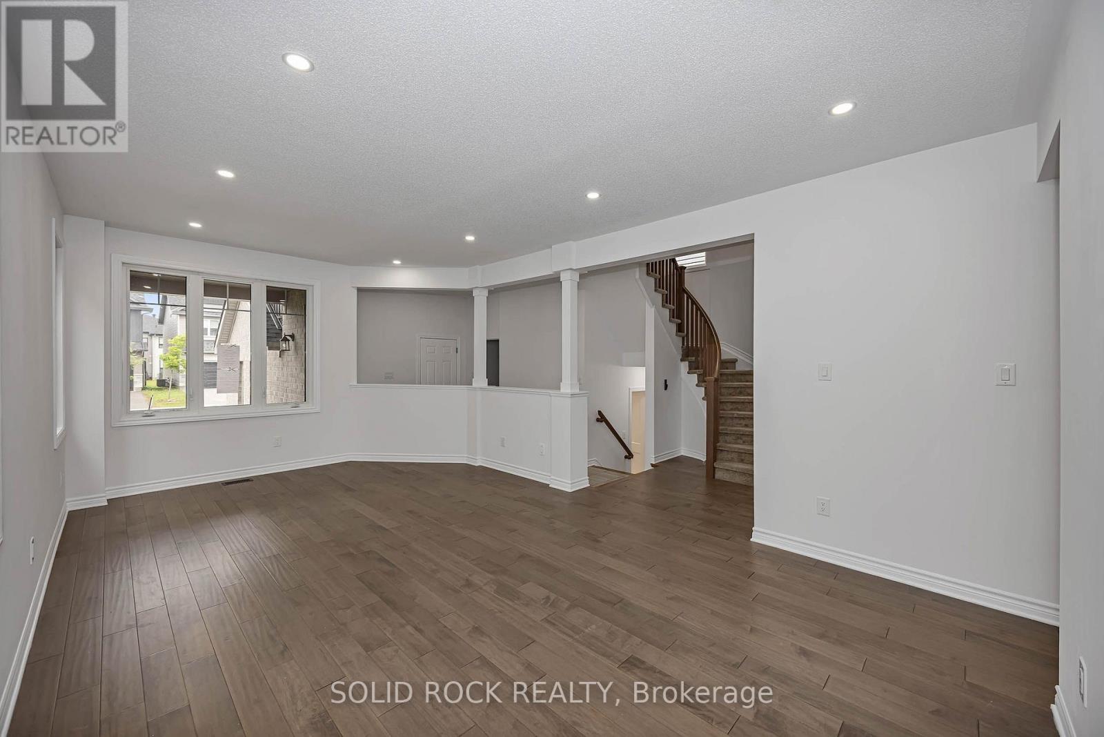 149 Minikan Street, Ottawa, Ontario  K1X 0E5 - Photo 5 - X12947914