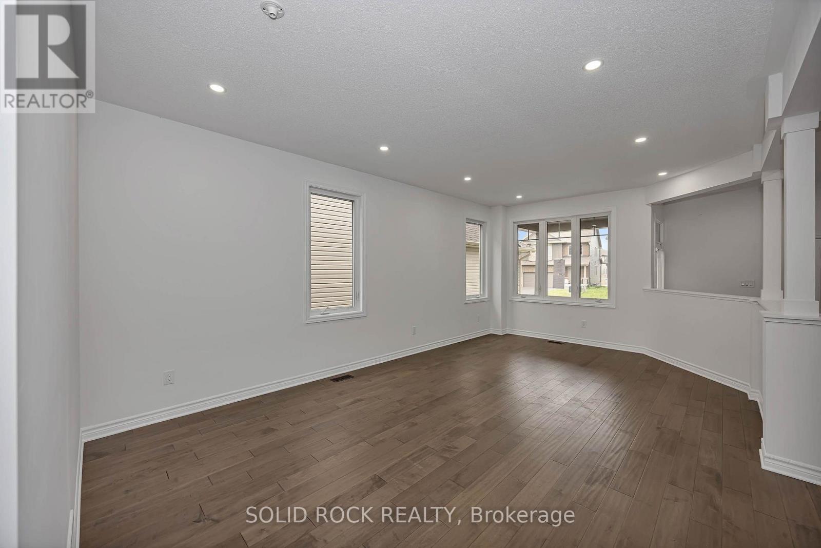 149 Minikan Street, Ottawa, Ontario  K1X 0E5 - Photo 7 - X12947914