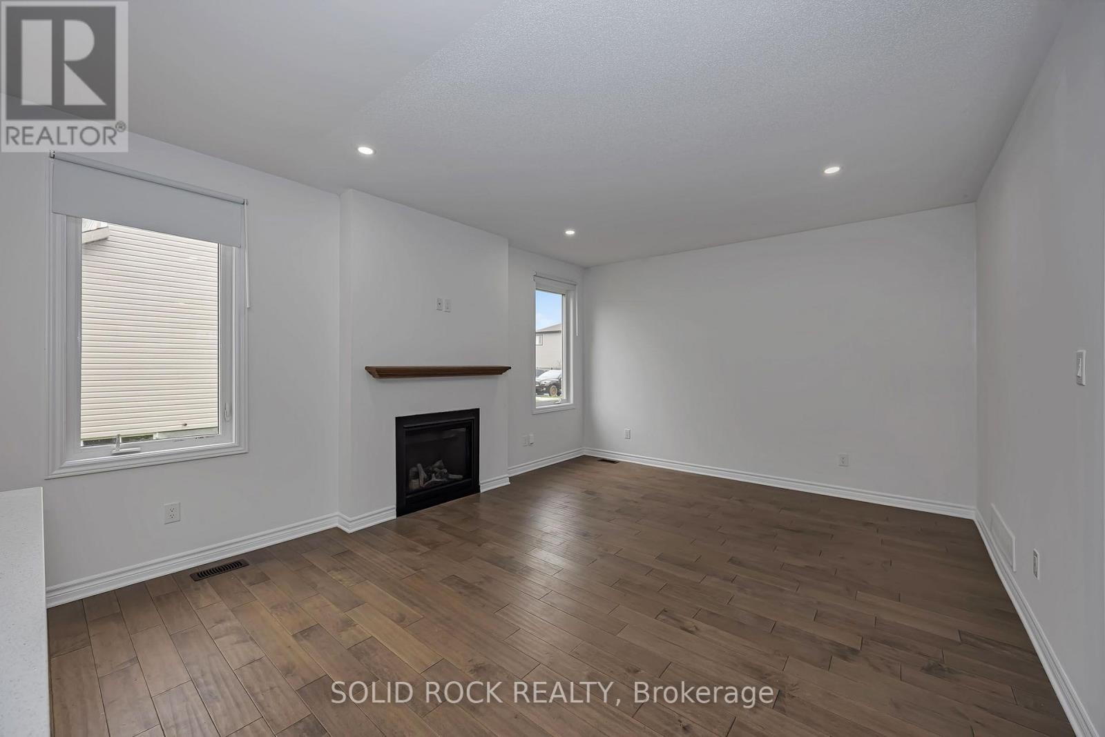 149 Minikan Street, Ottawa, Ontario  K1X 0E5 - Photo 8 - X12947914