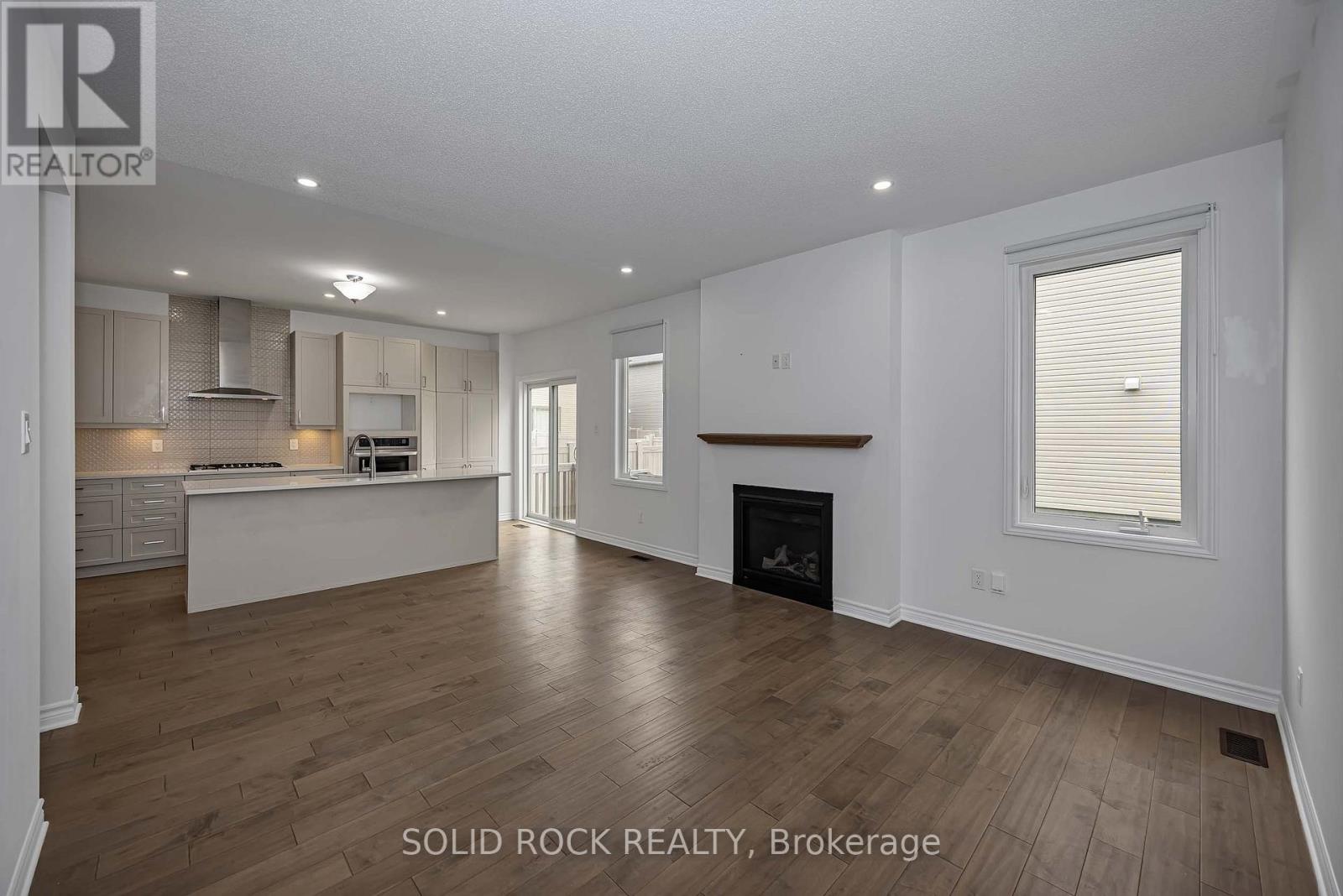 149 Minikan Street, Ottawa, Ontario  K1X 0E5 - Photo 9 - X12947914