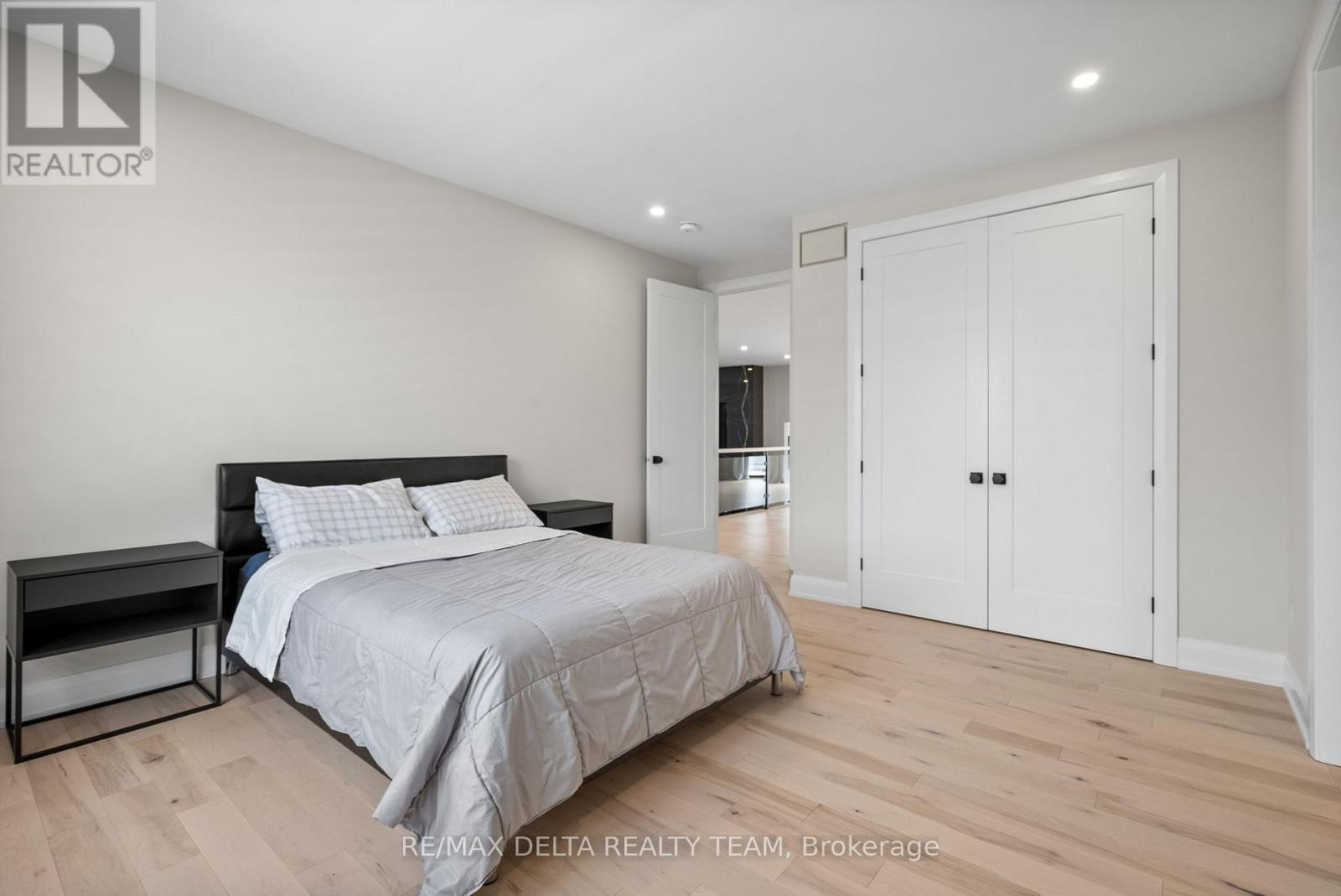 663 Ballycastle Crescent, Ottawa, Ontario  K1X 0A3 - Photo 38 - X12948244