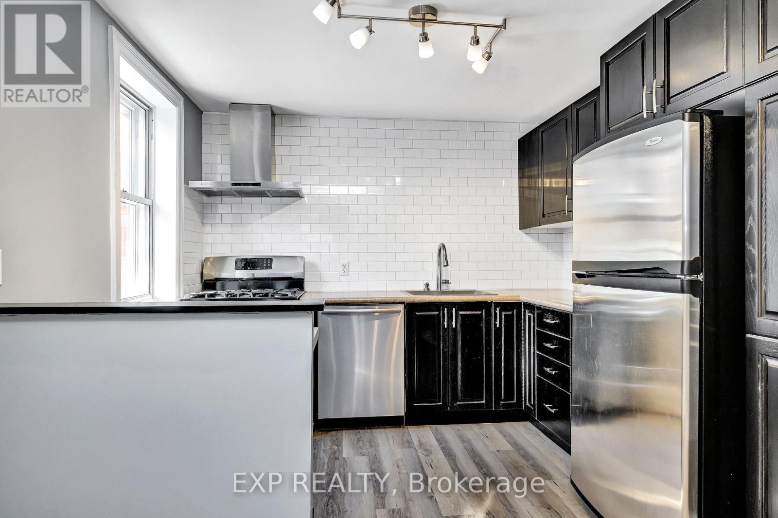 566 Kirkwood Avenue, Ottawa, Ontario  K1Z 5X4 - Photo 8 - X12948418