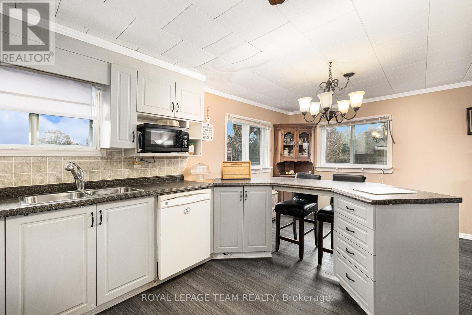 88 Bay Road, Rideau Lakes, Ontario  K0G 1L0 - Photo 13 - X12949278