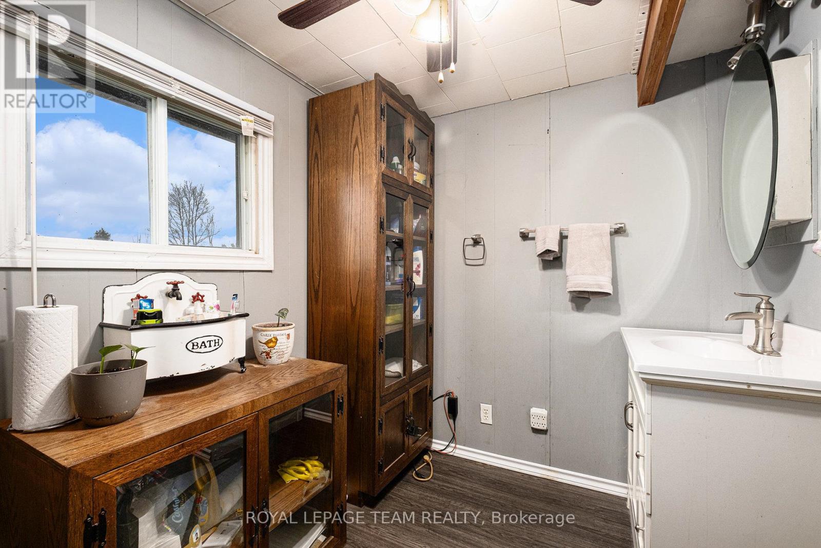 88 Bay Road, Rideau Lakes, Ontario  K0G 1L0 - Photo 18 - X12949278