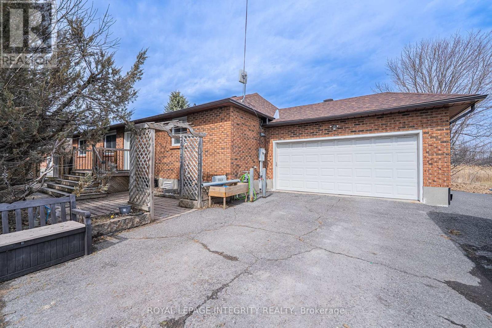3318 DUNROBIN ROAD, Ottawa, Ontario