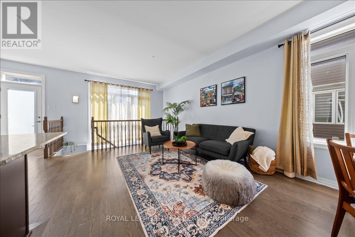 333 Tulum Crescent, Ottawa, Ontario  K2S 0V9 - Photo 7 - X12951950