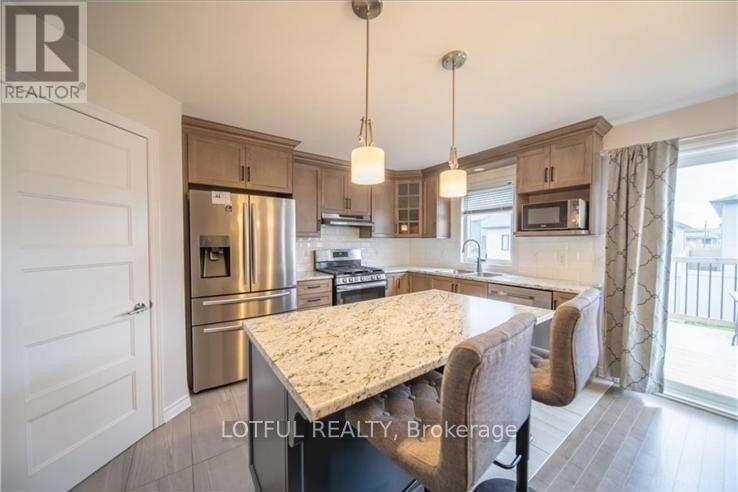 304 Belfort Street, Russell, Ontario  K0A 1W0 - Photo 5 - X12952814