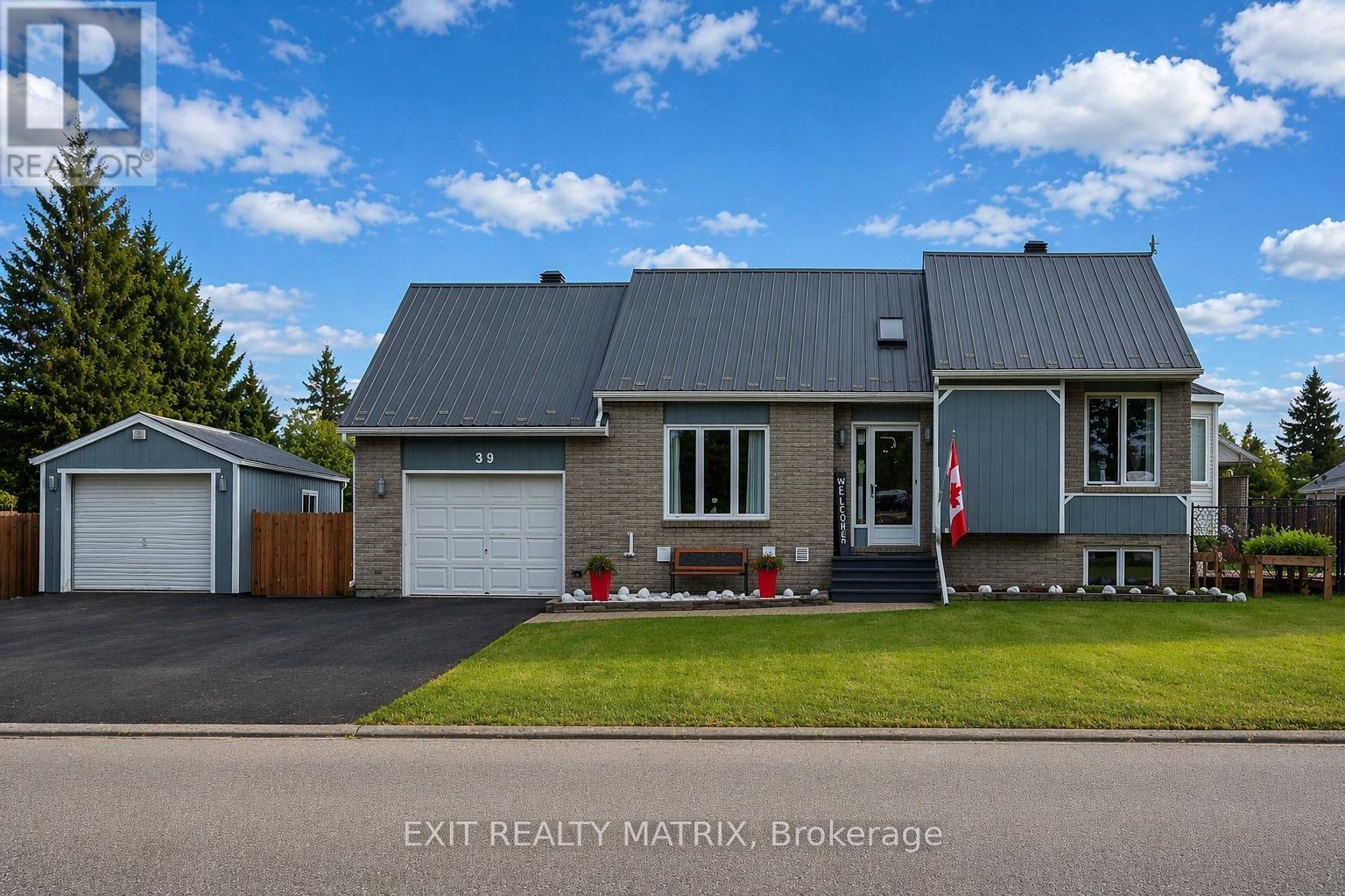 51 MARCEL STREET E, Russell, Ontario