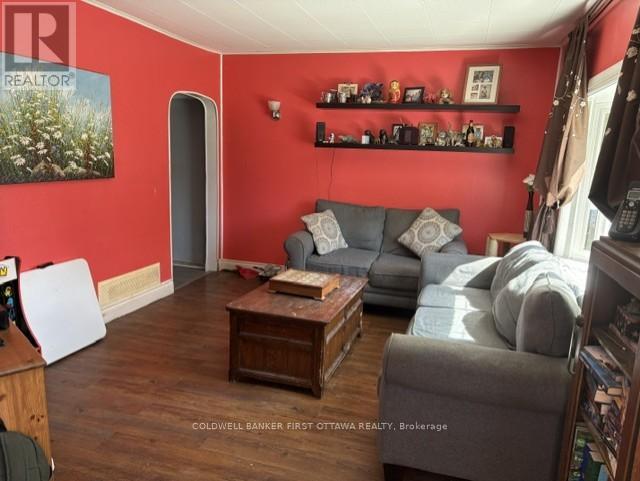 185 Compton Avenue, Ottawa, Ontario  K2B 5A6 - Photo 4 - X12956180