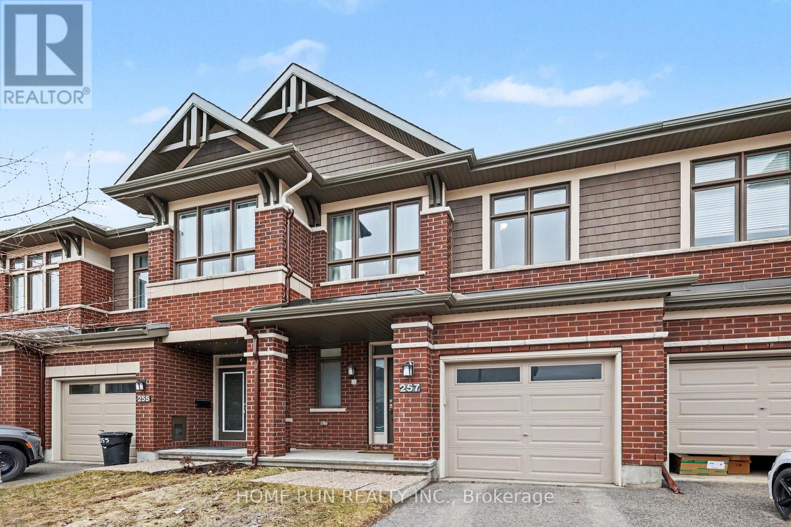 257 Dolce Crescent, Ottawa, Ontario  K1X 0B3 - Photo 2 - X12959870