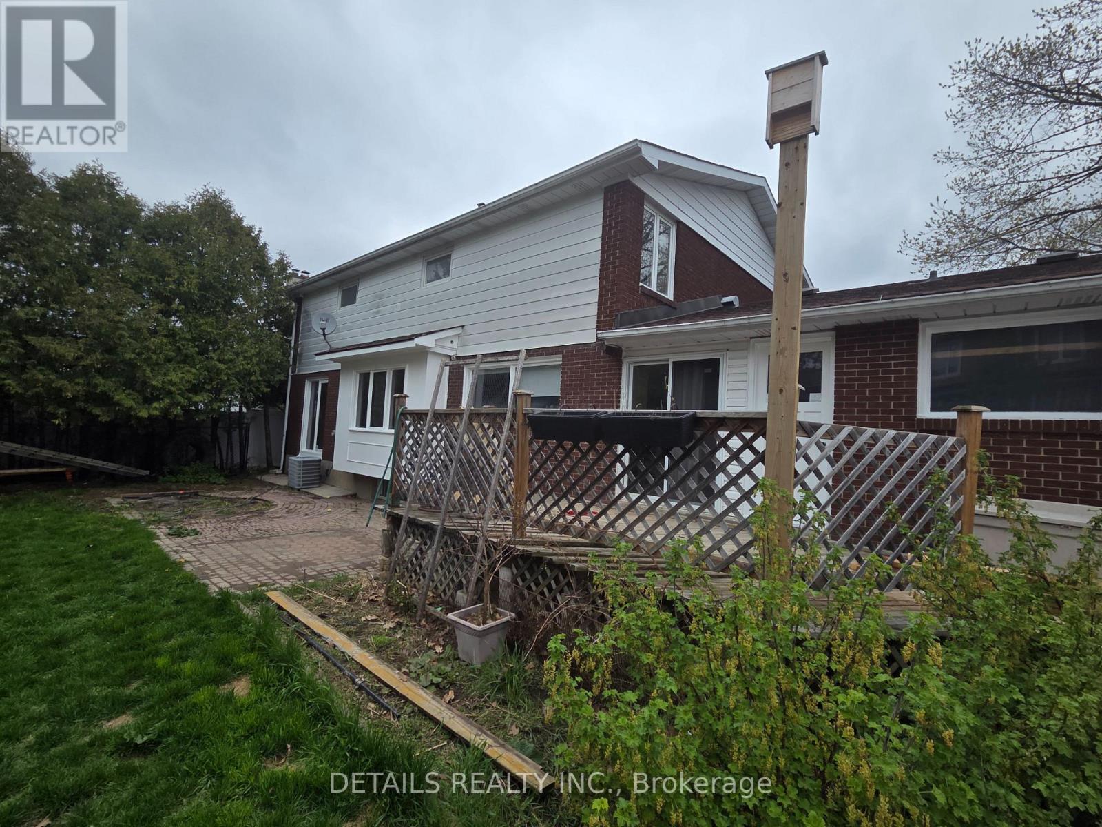 46 Beaumaris Drive, Ottawa, Ontario  K2H 7K3 - Photo 3 - X12960874