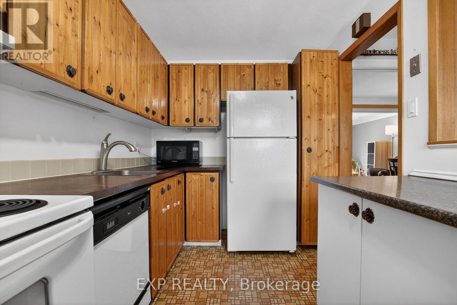 70 - 42f Benlea Drive, Ottawa, Ontario  K2G 4A9 - Photo 10 - X12965060