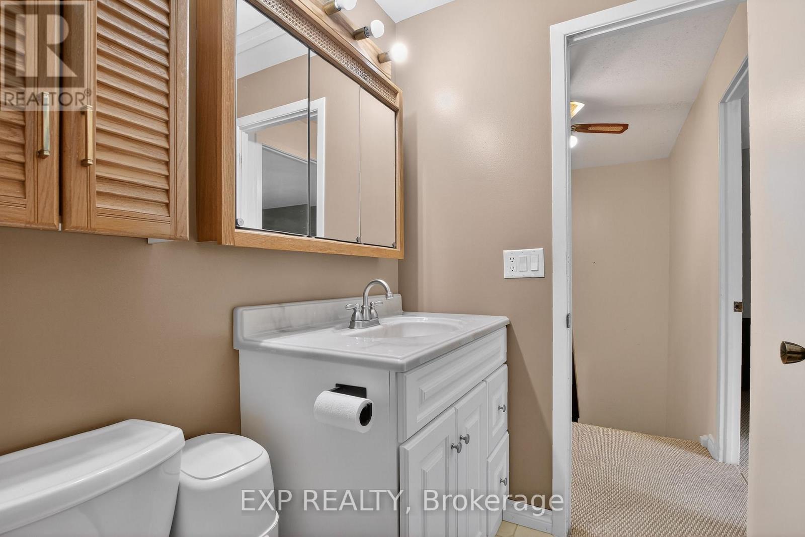70 - 42f Benlea Drive, Ottawa, Ontario  K2G 4A9 - Photo 19 - X12965060