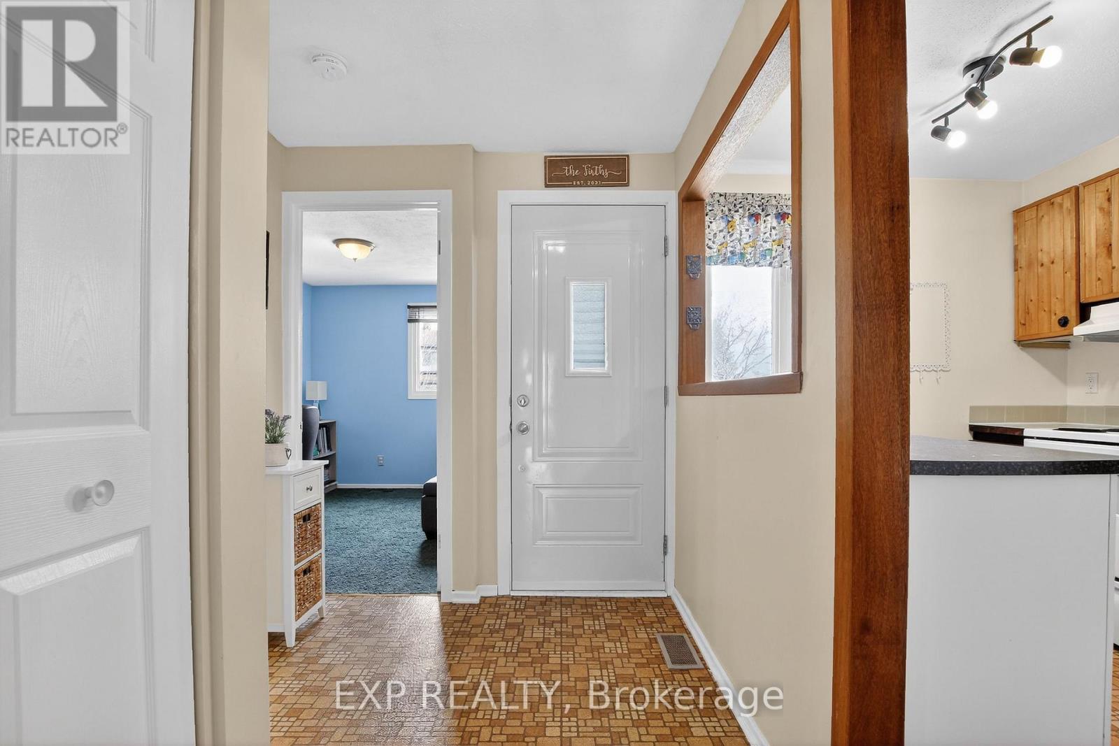 70 - 42f Benlea Drive, Ottawa, Ontario  K2G 4A9 - Photo 2 - X12965060
