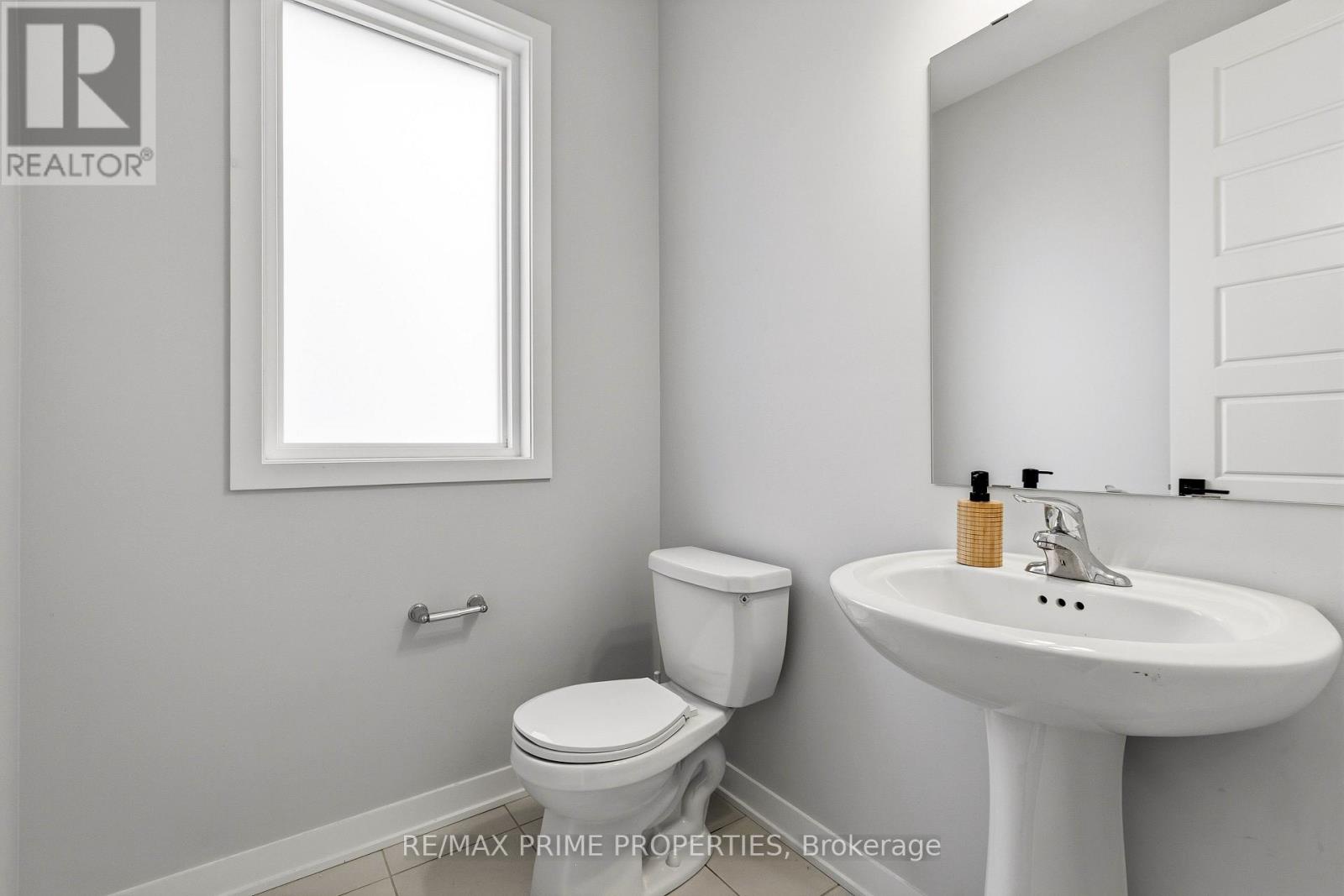 222 Douglas Hardie Street, North Grenville, Ontario  K0G 1J0 - Photo 4 - X12966040