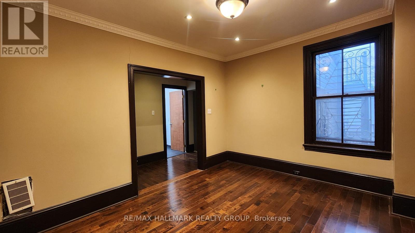 113 Murray Street, Ottawa, Ontario  K1N 5M5 - Photo 25 - X12968124