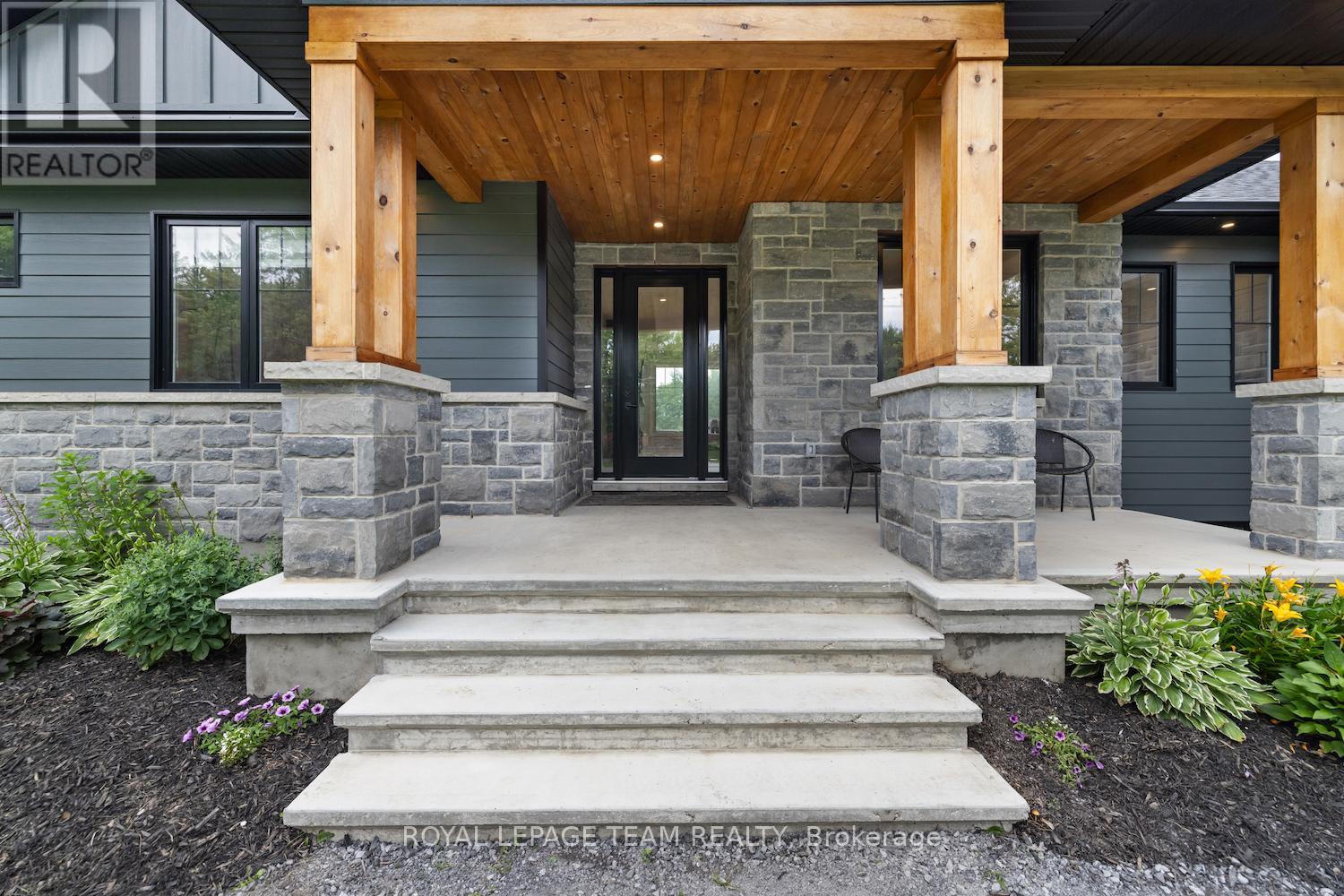 3783 Woodkilton Road, Ottawa, Ontario  K0A 3M0 - Photo 4 - X12968214