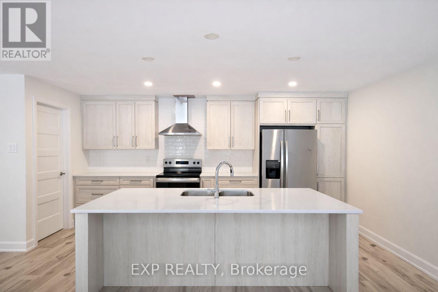 327 Voyageur Place, Russell, Ontario  K0A 1W1 - Photo 5 - X12968316